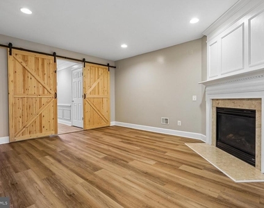 14614 Robin Glen Way - Photo Thumbnail 4