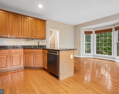 14614 Robin Glen Way - Photo Thumbnail 13