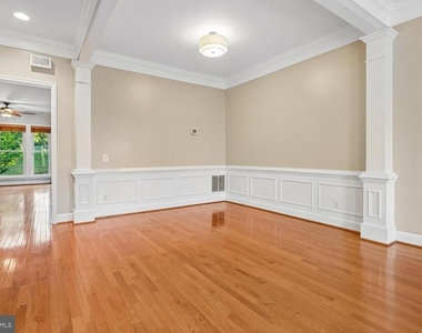 14614 Robin Glen Way - Photo Thumbnail 9