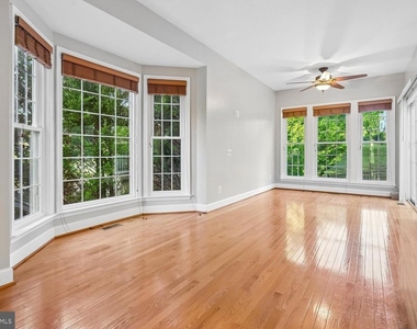 14614 Robin Glen Way - Photo Thumbnail 10