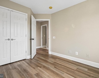 14614 Robin Glen Way - Photo Thumbnail 23