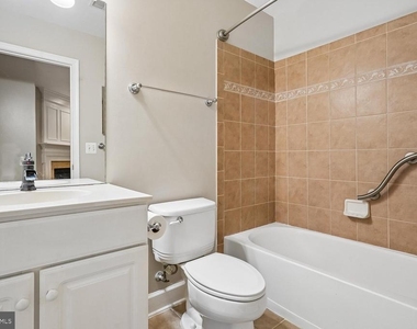 14614 Robin Glen Way - Photo Thumbnail 5