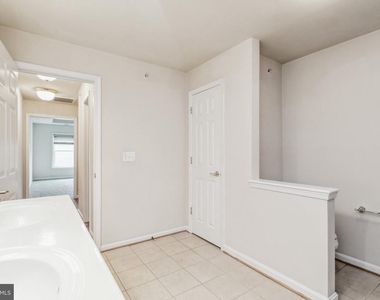 2801 Chinkapin Oak Lane - Photo Thumbnail 17