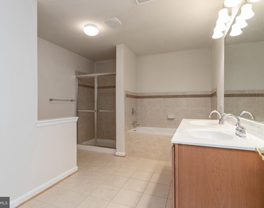 2801 Chinkapin Oak Lane - Photo Thumbnail 15