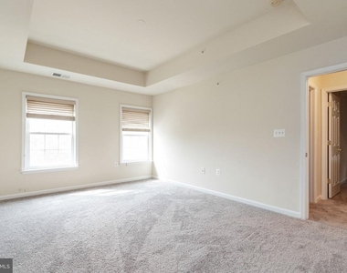 2801 Chinkapin Oak Lane - Photo Thumbnail 11