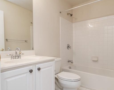 2801 Chinkapin Oak Lane - Photo Thumbnail 10
