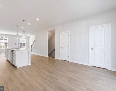14170 Slate Street - Photo Thumbnail 7