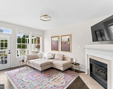 43092 Shadow Terrace - Photo Thumbnail 9