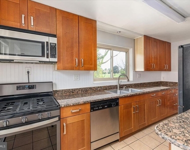 6630 S Kings Highway - Photo Thumbnail 3