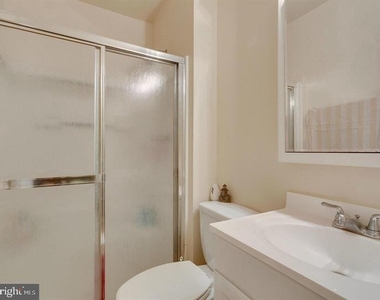 9902 Lakepointe Drive - Photo Thumbnail 14