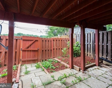 9902 Lakepointe Drive - Photo Thumbnail 20