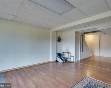 9902 Lakepointe Drive - Photo Thumbnail 17