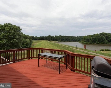 9902 Lakepointe Drive - Photo Thumbnail 4
