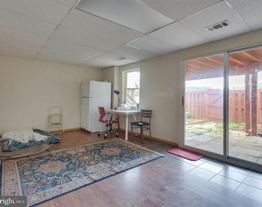 9902 Lakepointe Drive - Photo Thumbnail 18