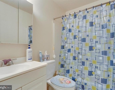 9902 Lakepointe Drive - Photo Thumbnail 13