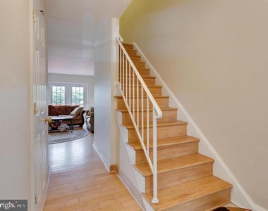 9902 Lakepointe Drive - Photo Thumbnail 10