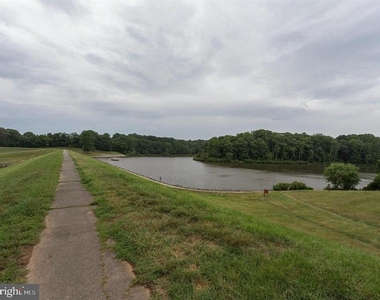 9902 Lakepointe Drive - Photo Thumbnail 22