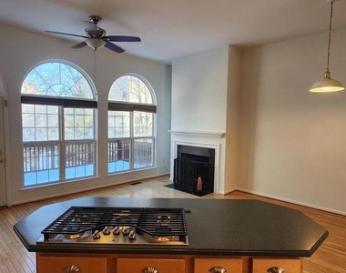 7707 Martin Allen Court - Photo Thumbnail 5