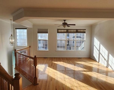 7707 Martin Allen Court - Photo Thumbnail 4