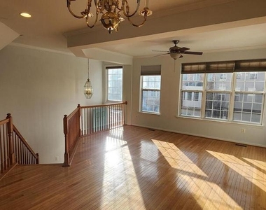 7707 Martin Allen Court - Photo Thumbnail 3