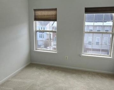 7707 Martin Allen Court - Photo Thumbnail 9