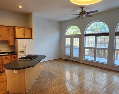 7707 Martin Allen Court - Photo Thumbnail 8