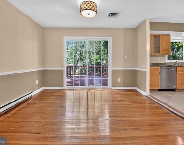 3409 Beverly Drive - Photo Thumbnail 5