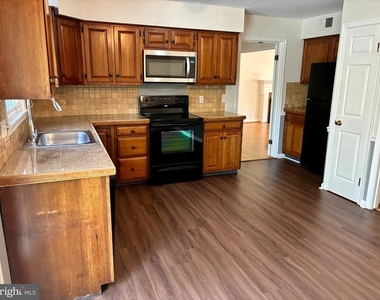 1232 Pine Hill Road - Photo Thumbnail 8
