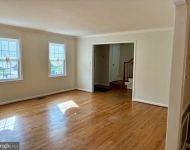 1232 Pine Hill Road - Photo Thumbnail 5