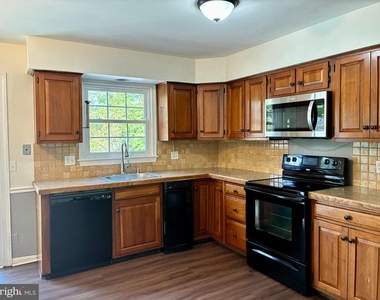 1232 Pine Hill Road - Photo Thumbnail 9