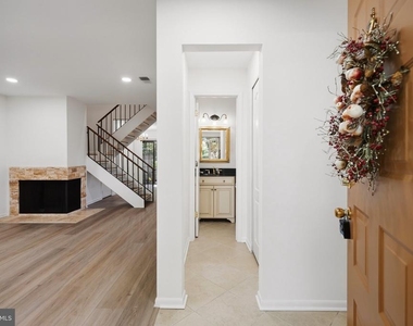 11307 Headlands Court - Photo Thumbnail 2