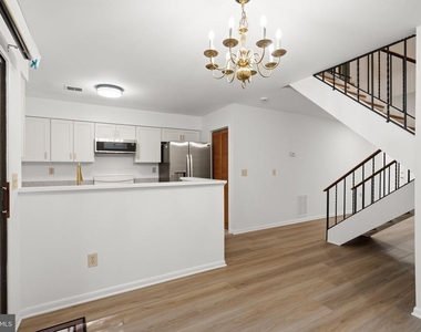 11307 Headlands Court - Photo Thumbnail 12