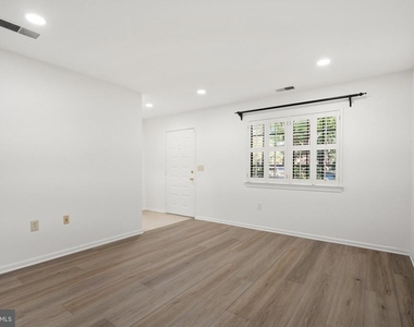 11307 Headlands Court - Photo Thumbnail 6