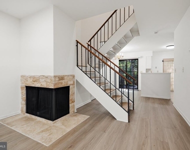 11307 Headlands Court - Photo Thumbnail 7