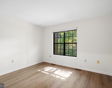 11307 Headlands Court - Photo Thumbnail 19