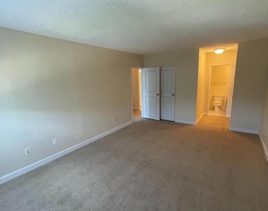 5500 Holmes Run Parkway - Photo Thumbnail 38