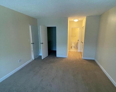 5500 Holmes Run Parkway - Photo Thumbnail 14