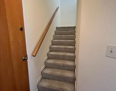 301 S Reynolds Street - Photo Thumbnail 13