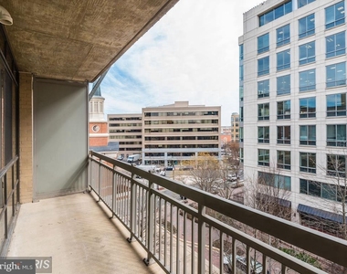 1200 N Hartford Street N - Photo Thumbnail 20