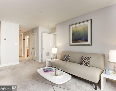 1200 N Hartford Street N - Photo Thumbnail 6