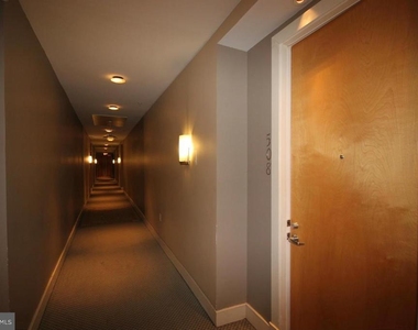 1200 N Hartford Street N - Photo Thumbnail 4
