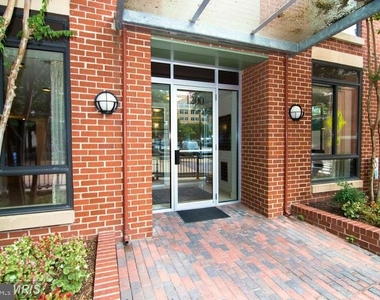 1200 N Hartford Street N - Photo Thumbnail 2