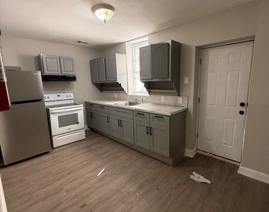 1016 W Erie Avenue - Photo Thumbnail 9