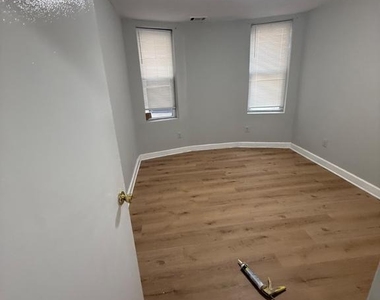 1016 W Erie Avenue - Photo Thumbnail 4