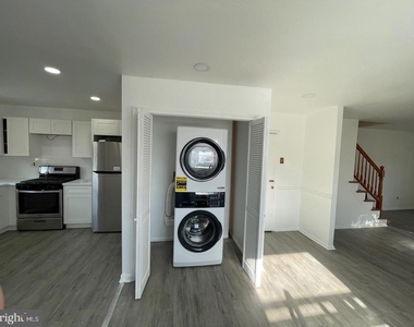 803 Lawler Street - Photo Thumbnail 9