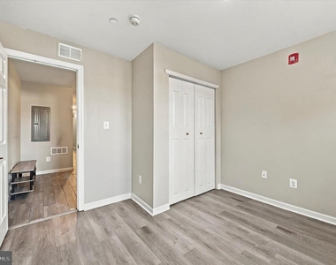 2261 N Park Avenue - Photo Thumbnail 4