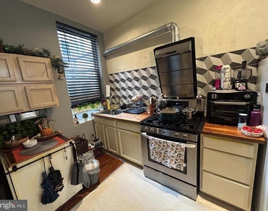 721 Sansom Street - Photo Thumbnail 5
