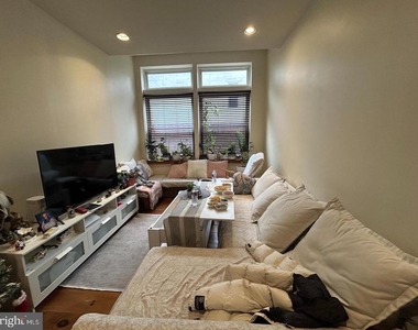 721 Sansom Street - Photo Thumbnail 1