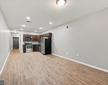 2261 N Park Avenue - Photo Thumbnail 8