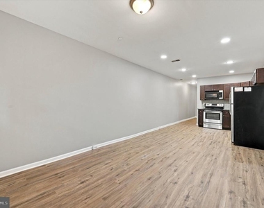 2261 N Park Avenue - Photo Thumbnail 9